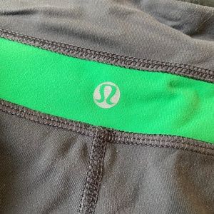 Lululemon Athletica Grey Capris (green stripe)
